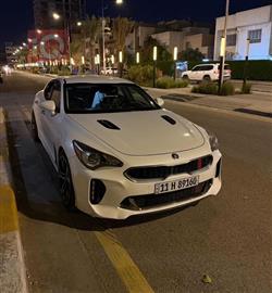 كيا ستينغر